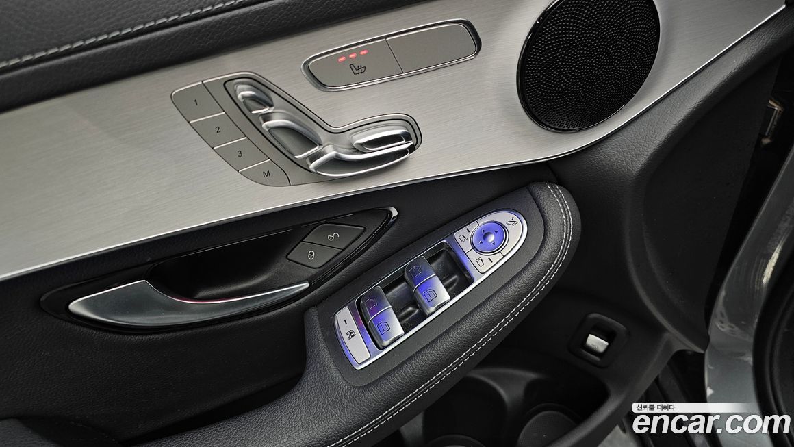 Mercedes-Benz GLC-Class 2021