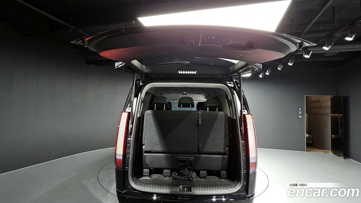 Hyundai Staria 2025