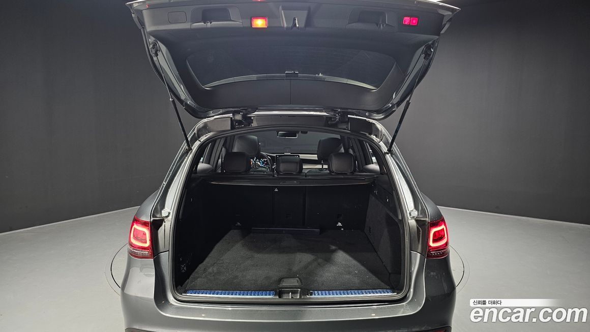 Mercedes-Benz GLC-Class 2021