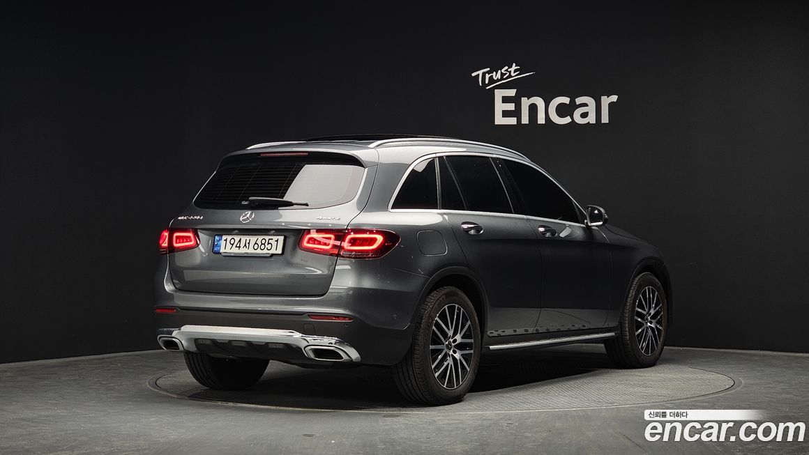 Mercedes-Benz GLC-Class 2021