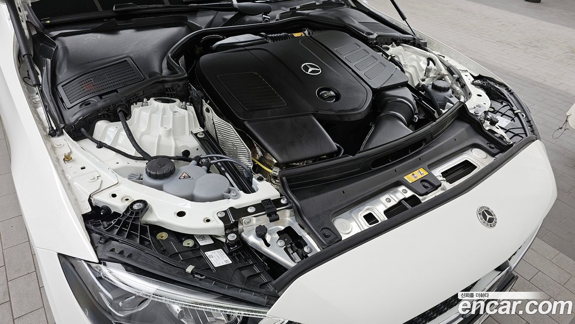 Mercedes-Benz C-Class 2025