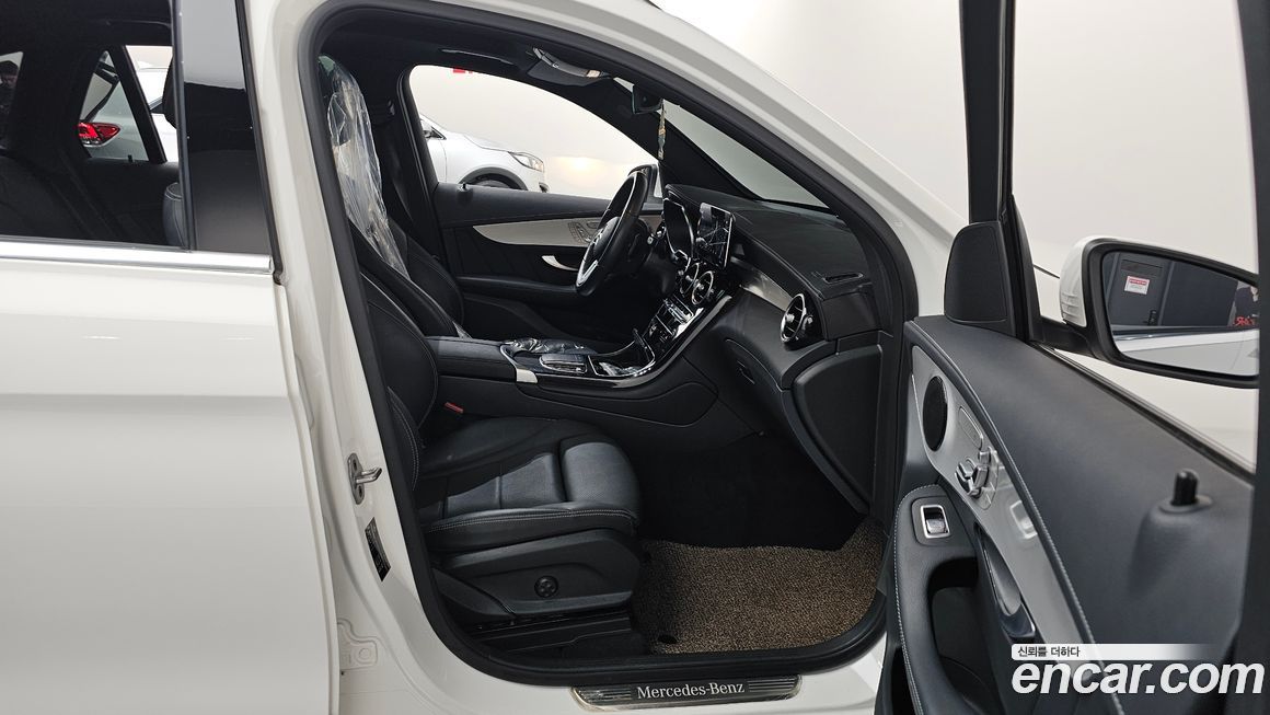 Mercedes-Benz GLC-Class 2022