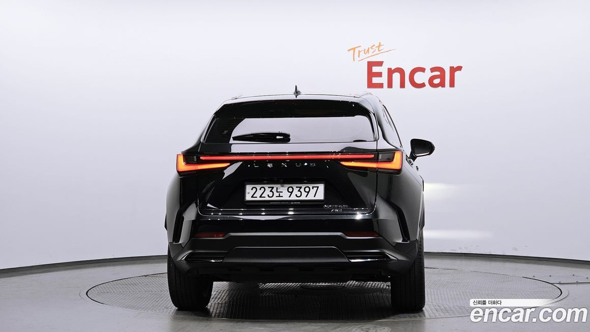 Lexus NX 2023