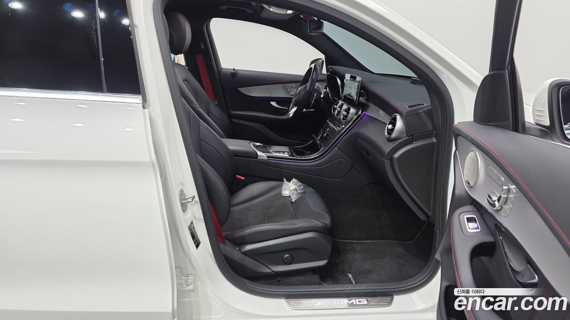 Mercedes-Benz GLC-Class 2021