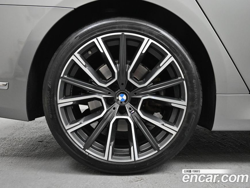 BMW 7-Series 2021