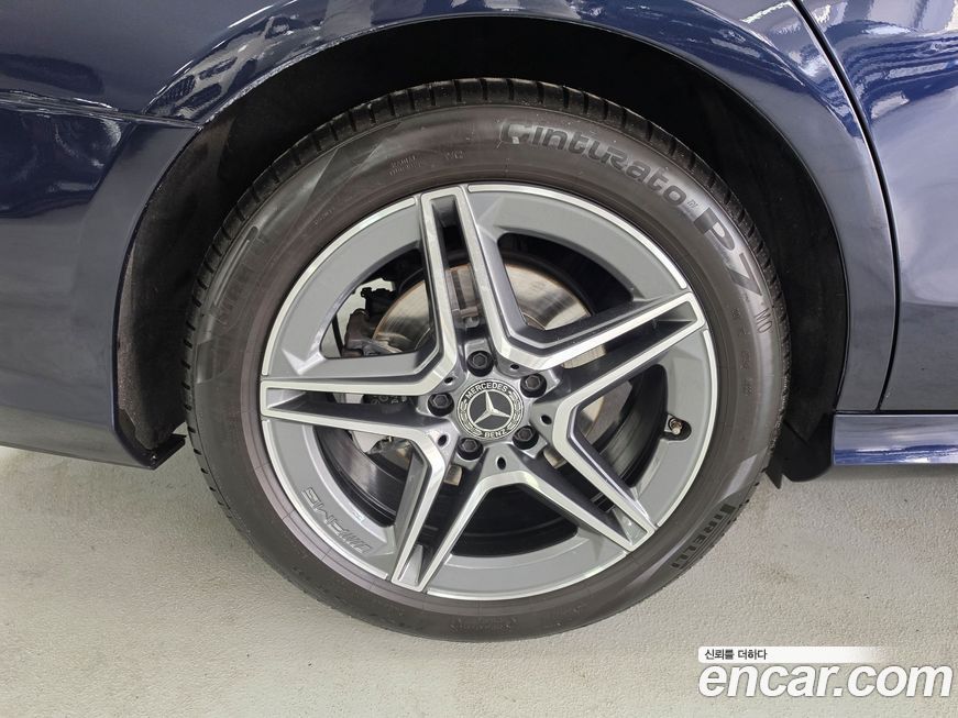 Mercedes-Benz E-Class 2023