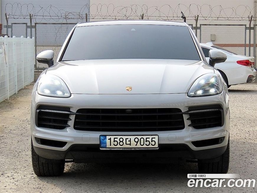Porsche Cayenne 2021