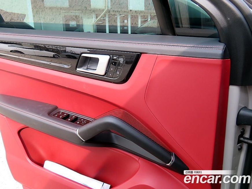 Porsche Cayenne 2021