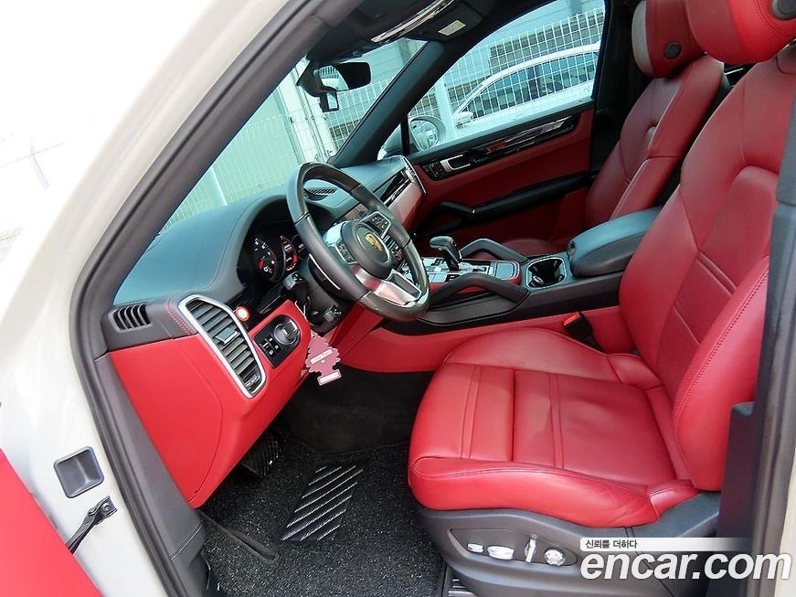 Porsche Cayenne 2021