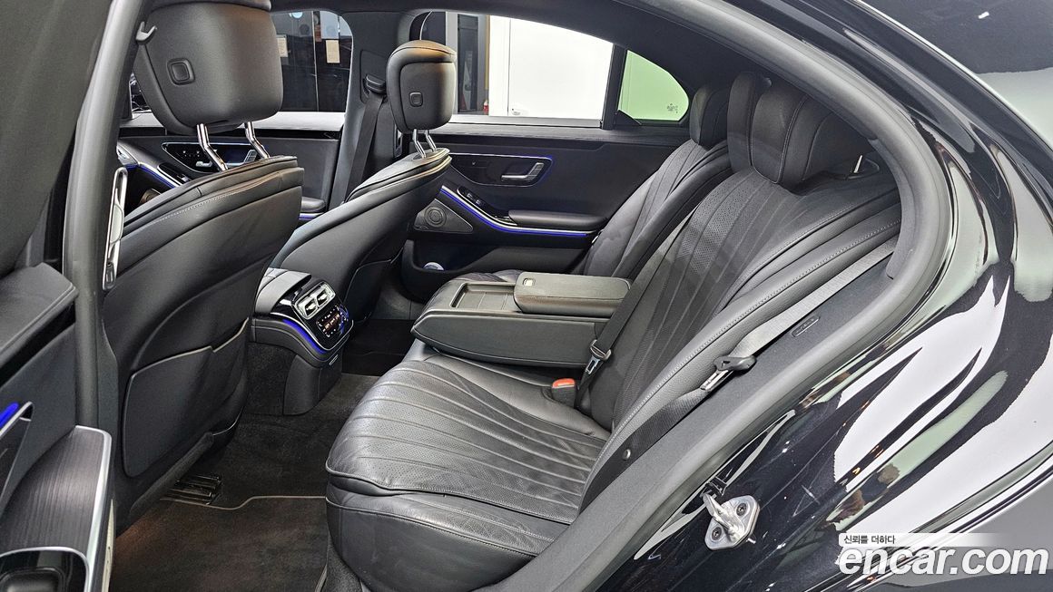 Mercedes-Benz S-Class 2021