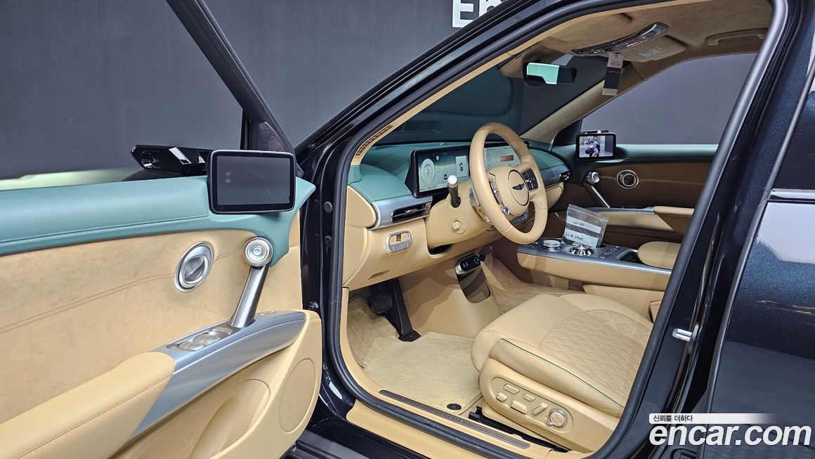 Genesis GV60 2025