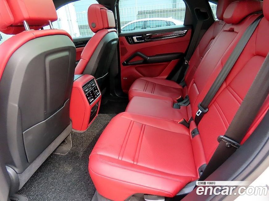 Porsche Cayenne 2021