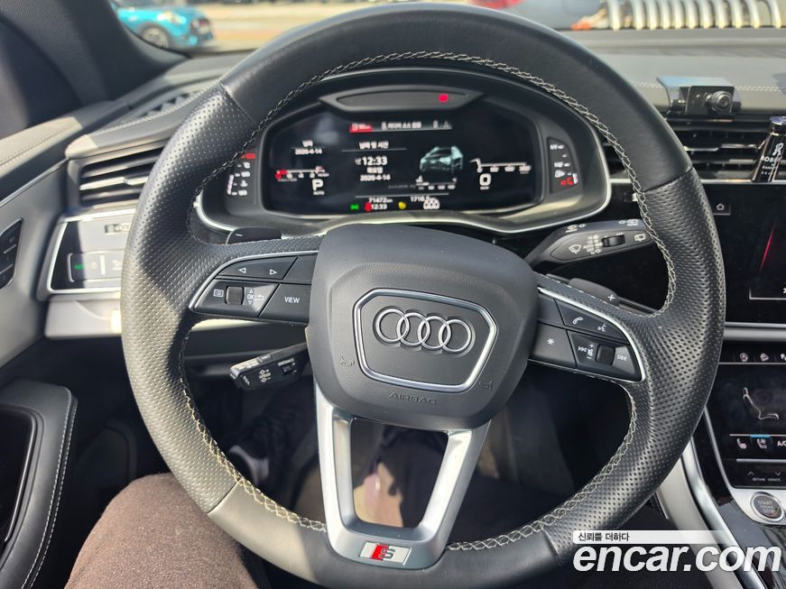 Audi Q8 2021