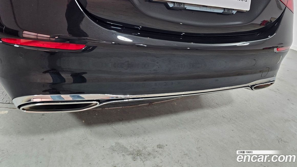 Mercedes-Benz S-Class 2025