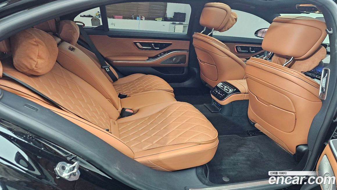 Mercedes-Benz S-Class 2025