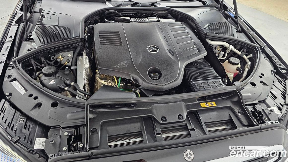 Mercedes-Benz S-Class 2025