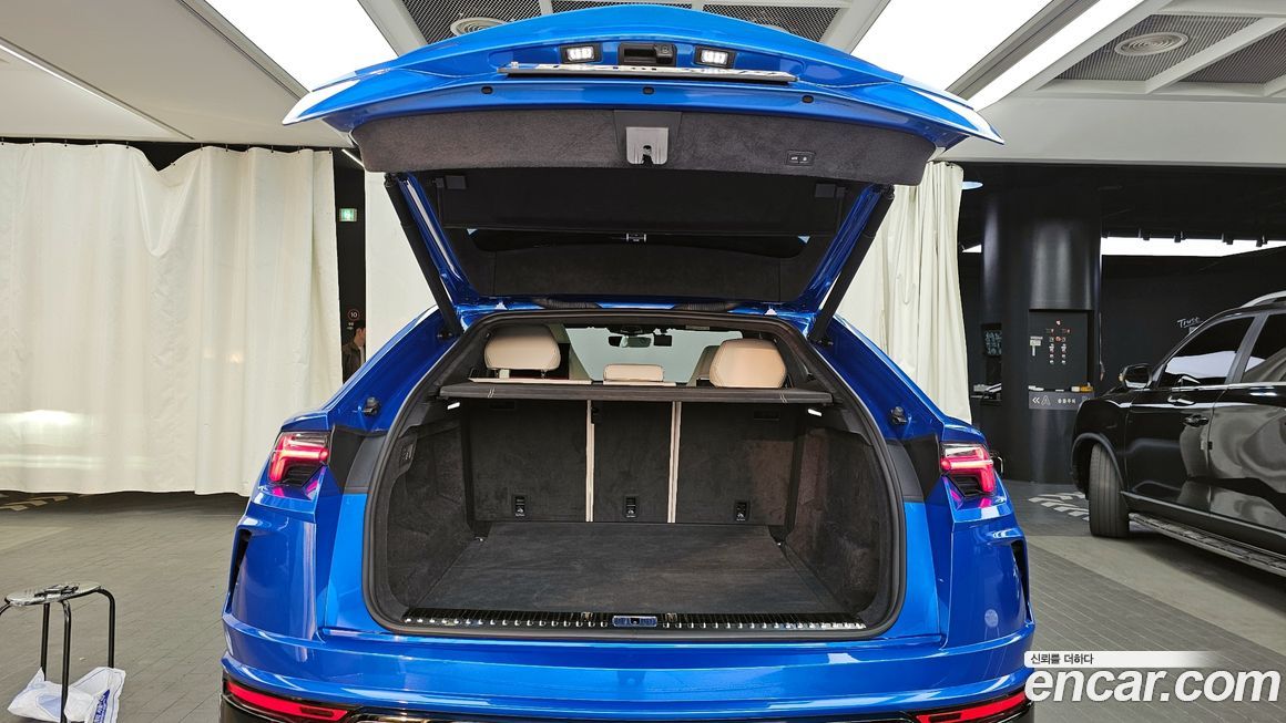 Lamborghini Urus 2021