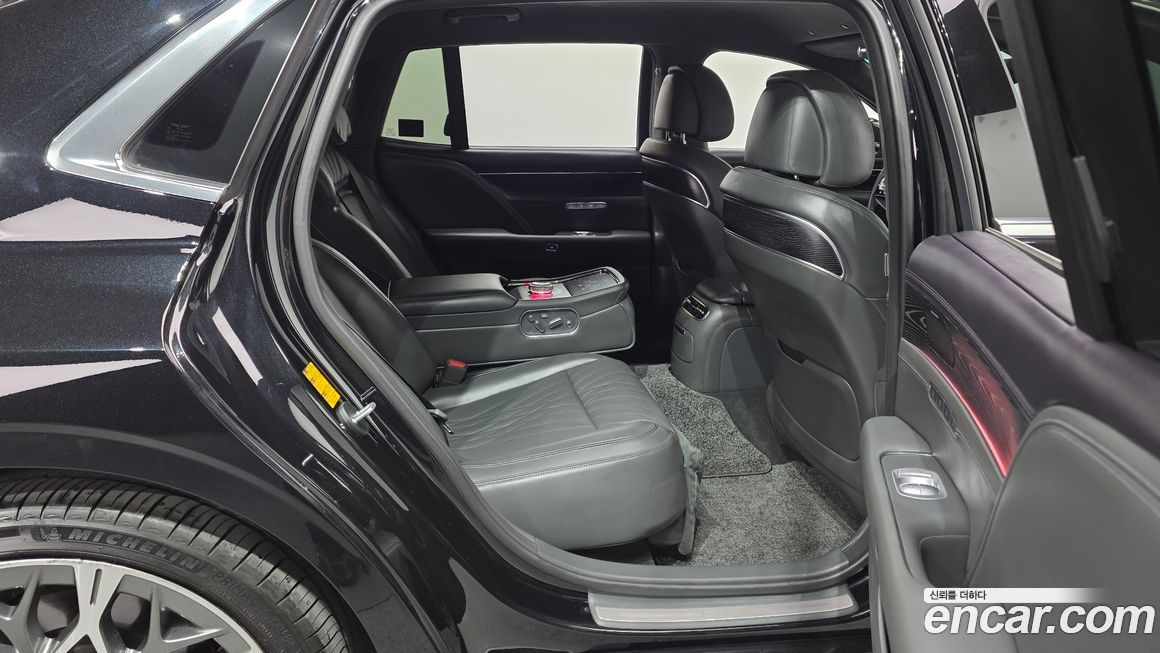 Genesis G90 2023