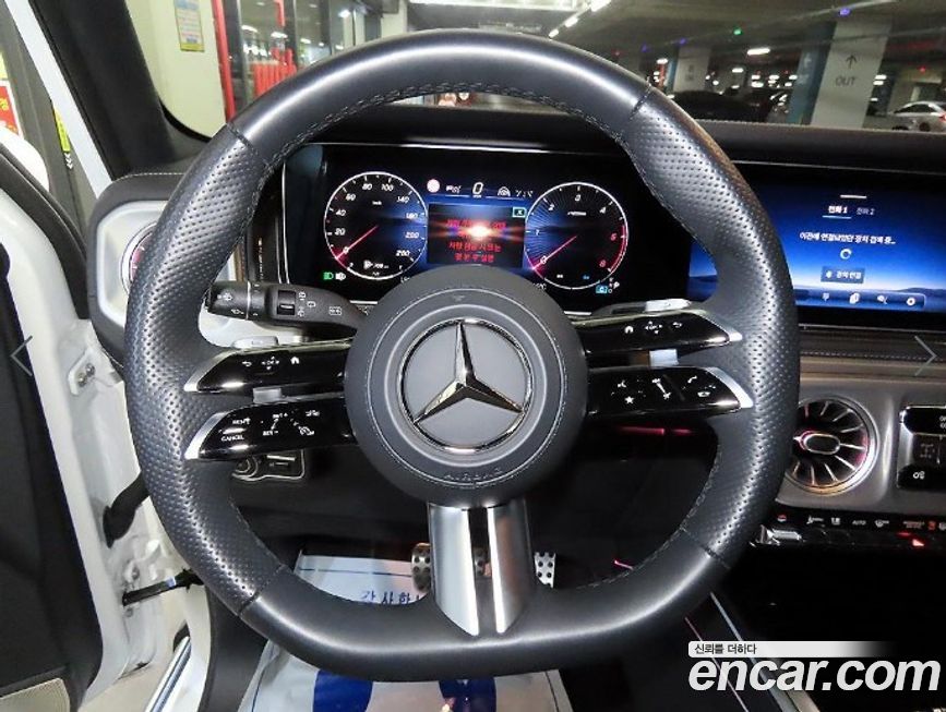 Mercedes-Benz G-Class 2025