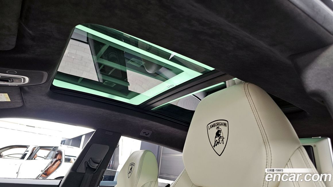 Lamborghini Urus 2021