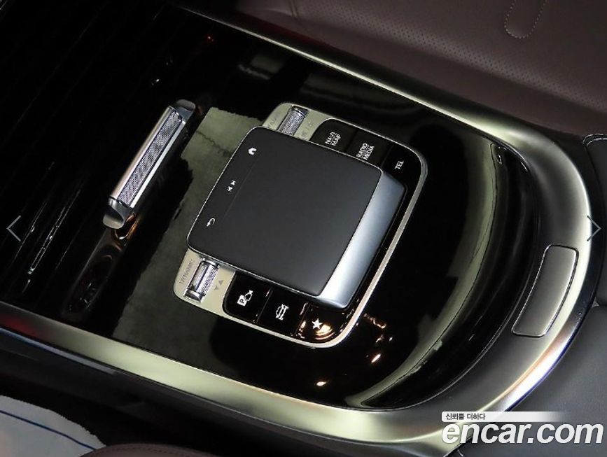 Mercedes-Benz G-Class 2025