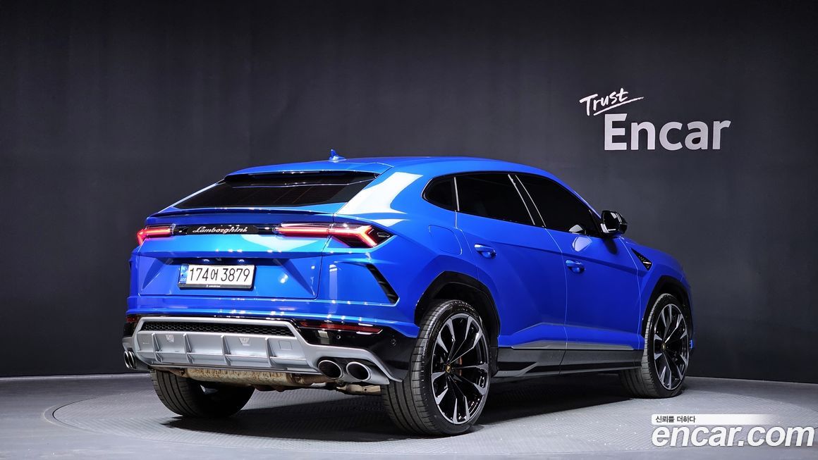 Lamborghini Urus 2021
