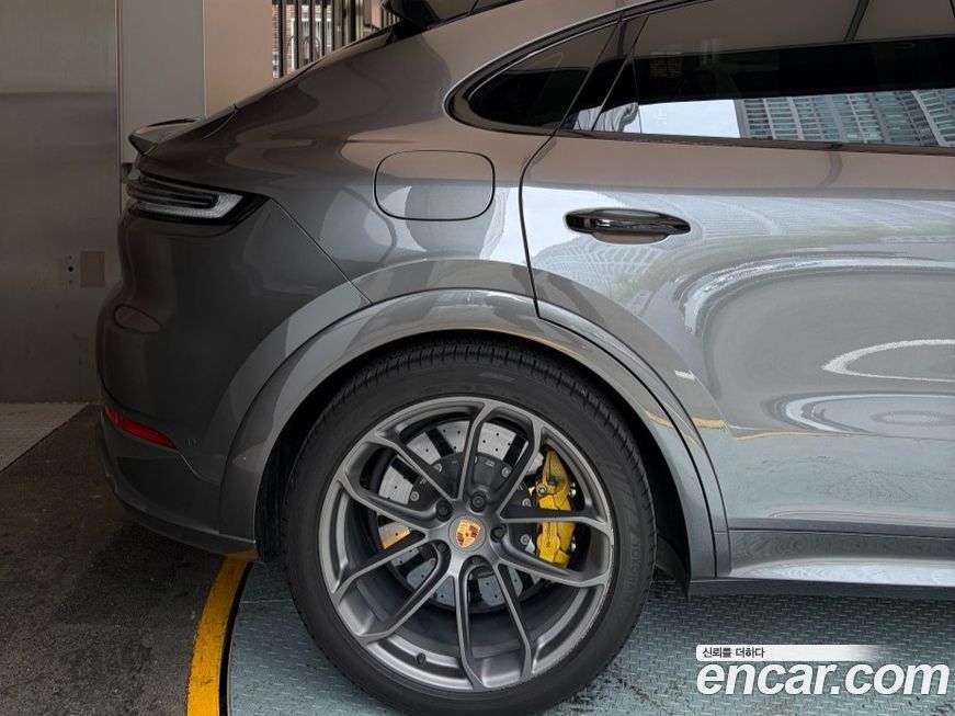 Porsche Cayenne 2025