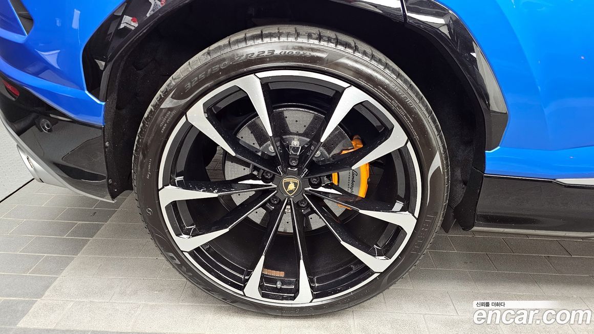 Lamborghini Urus 2021