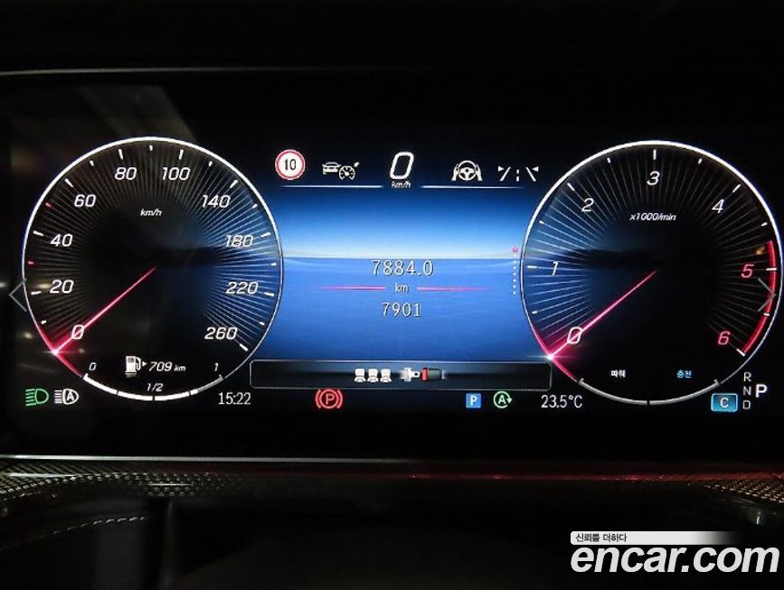 Mercedes-Benz G-Class 2025