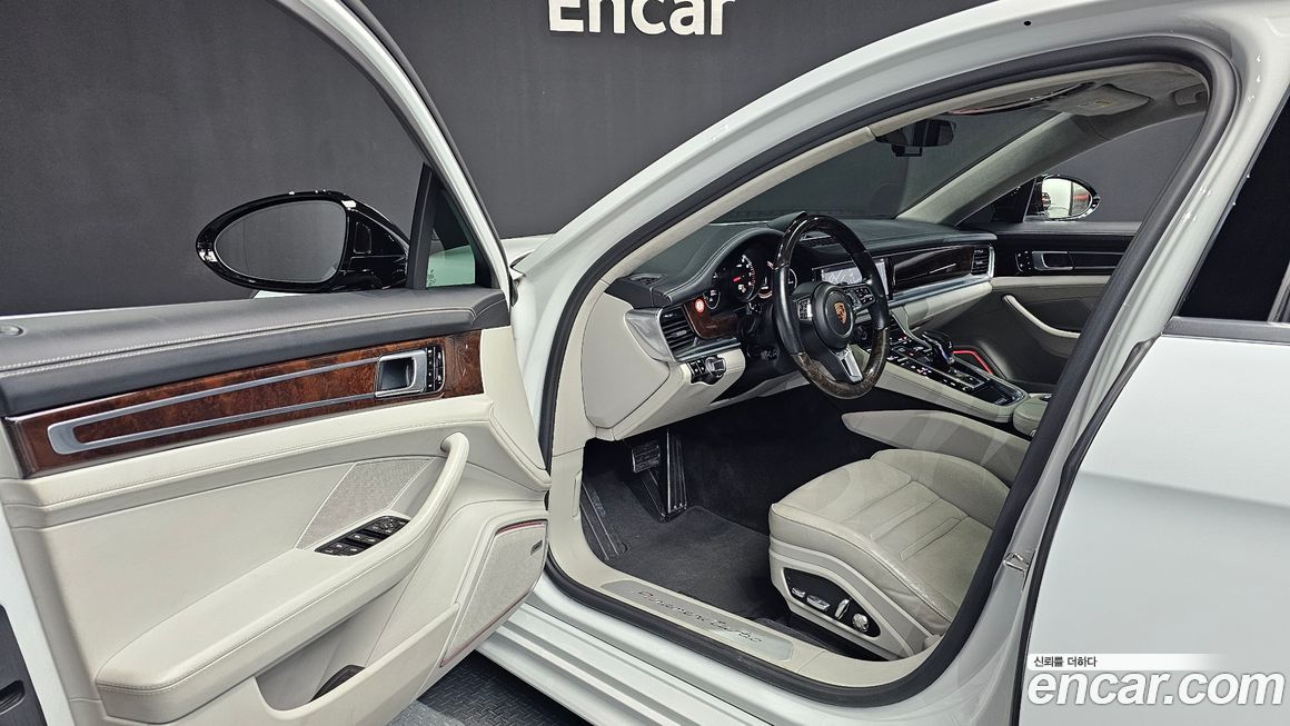 Porsche Panamera 2019