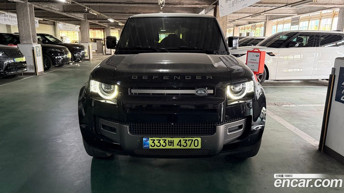 Land Rover Defender 2024