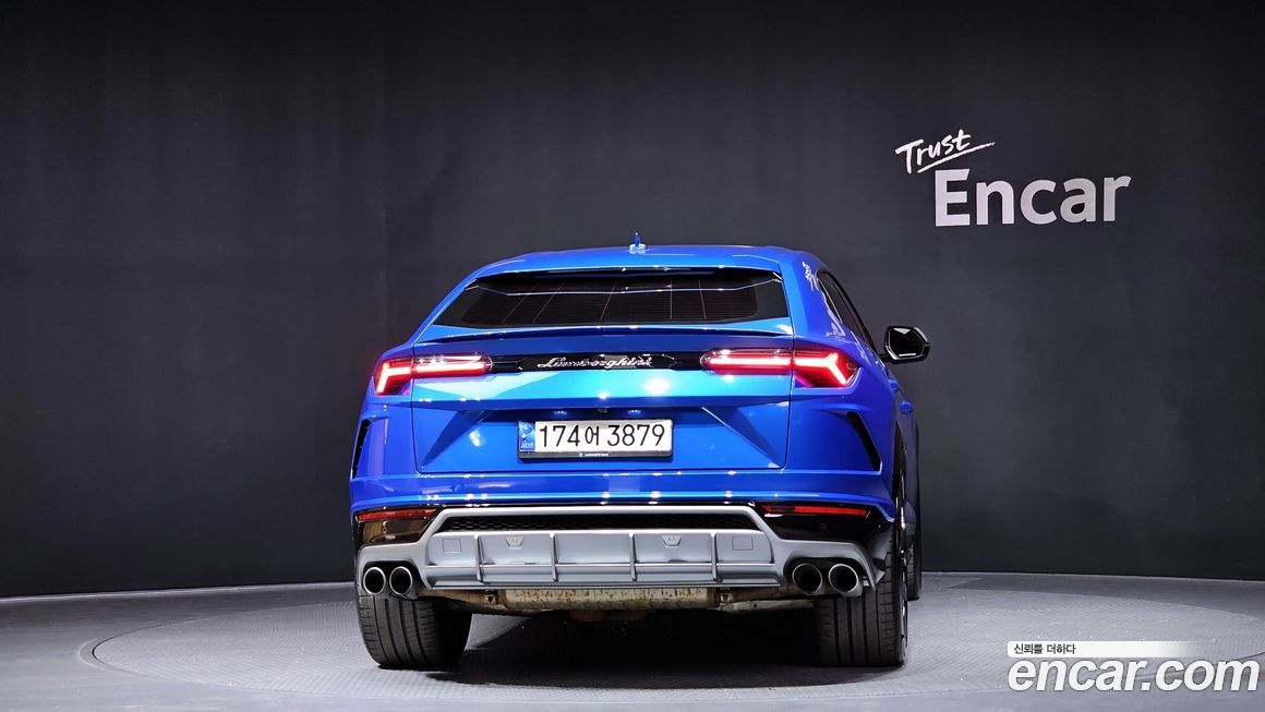 Lamborghini Urus 2021