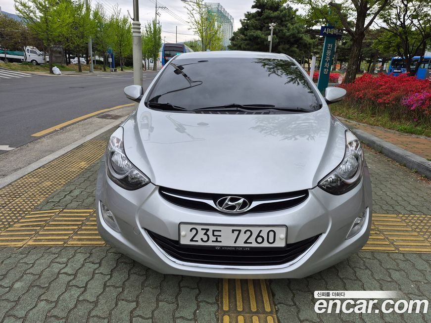Hyundai AVANTE 2011