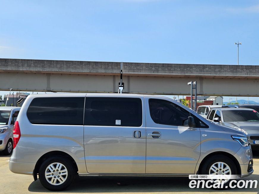 Hyundai Starex 2018