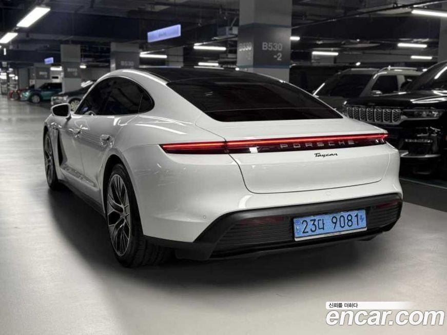 Porsche Taycan 2022