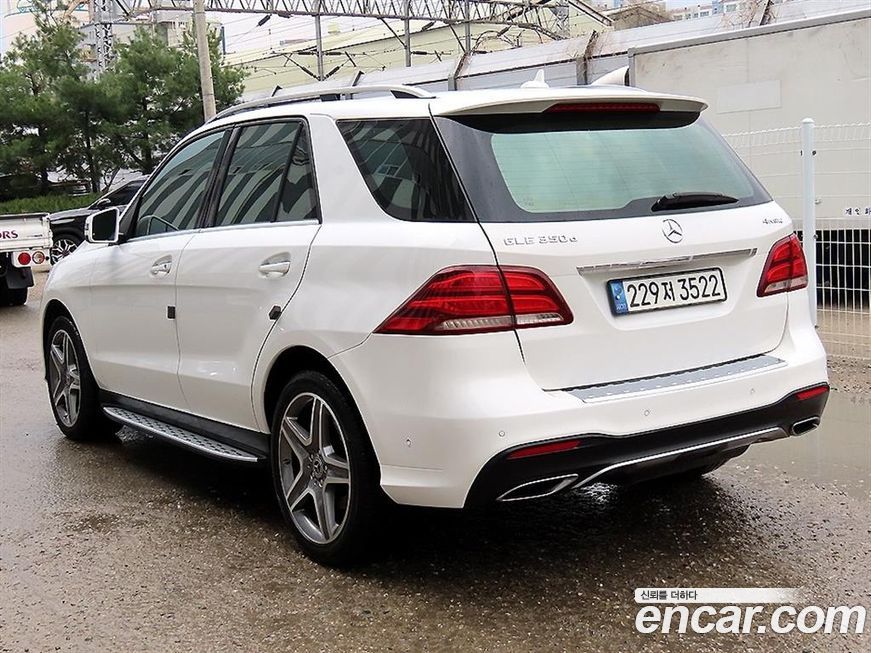 Mercedes-Benz GLE-Class 2018