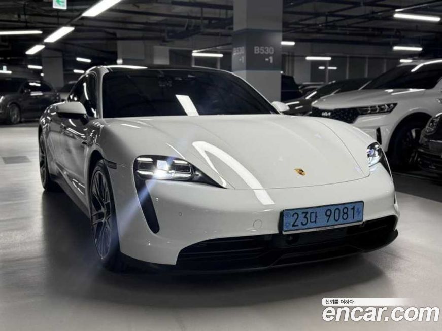 Porsche Taycan 2022