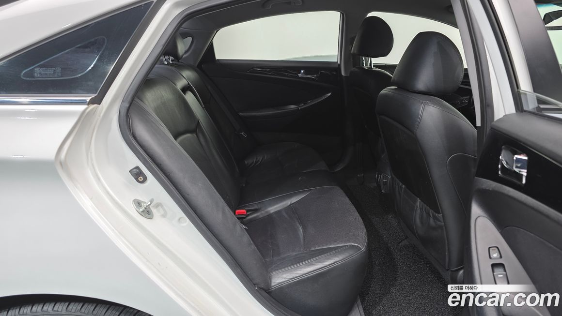 Hyundai Sonata 2010