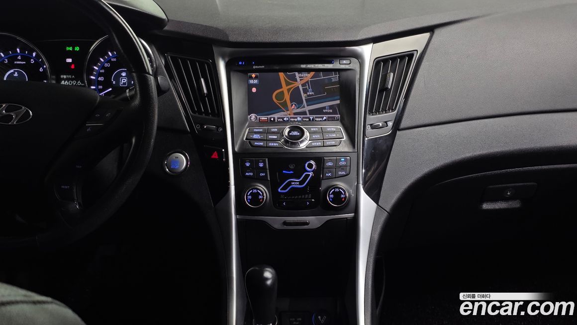 Hyundai Sonata 2010