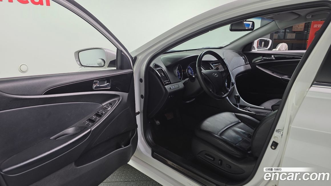Hyundai Sonata 2010