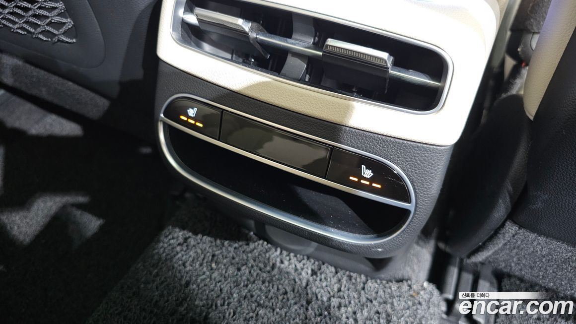 Genesis GV70 2023