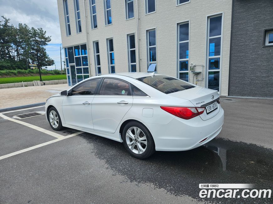Hyundai Sonata 2011