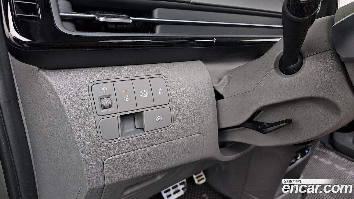 Hyundai Staria 2025