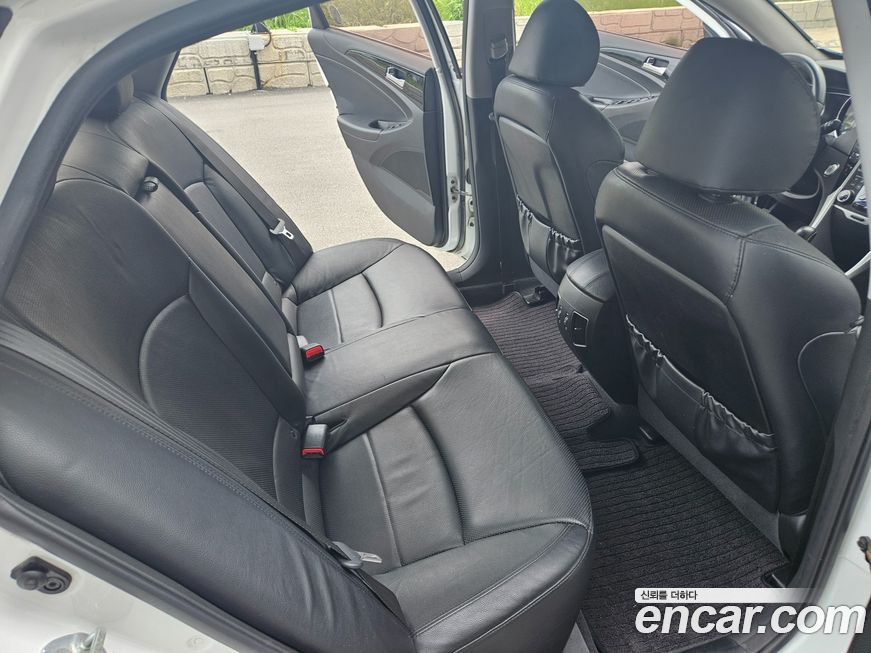 Hyundai Sonata 2011
