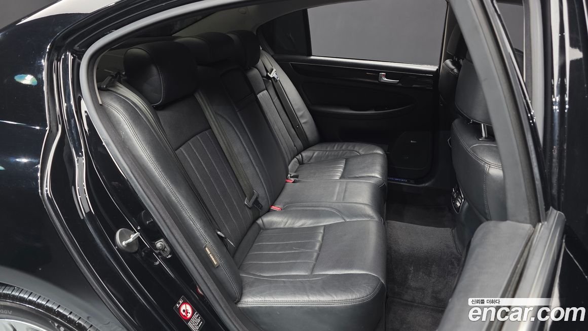 Hyundai Genesis 2012