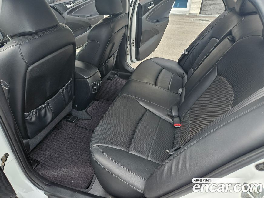 Hyundai Sonata 2011