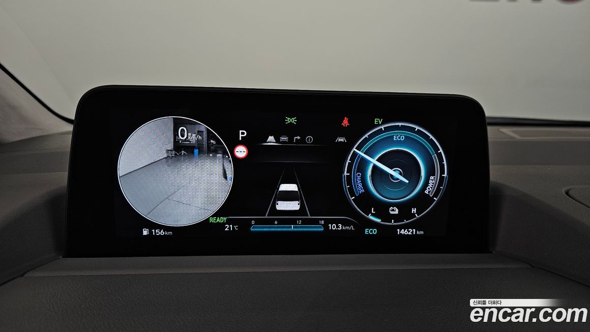 Hyundai Staria 2025