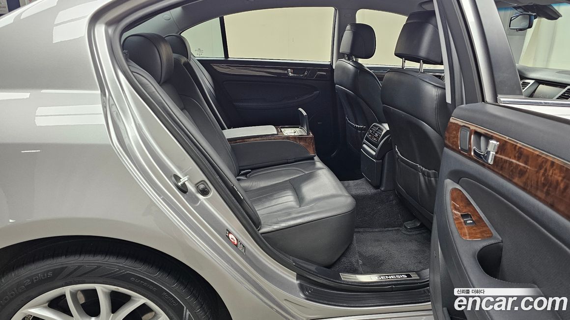 Hyundai Genesis 2009