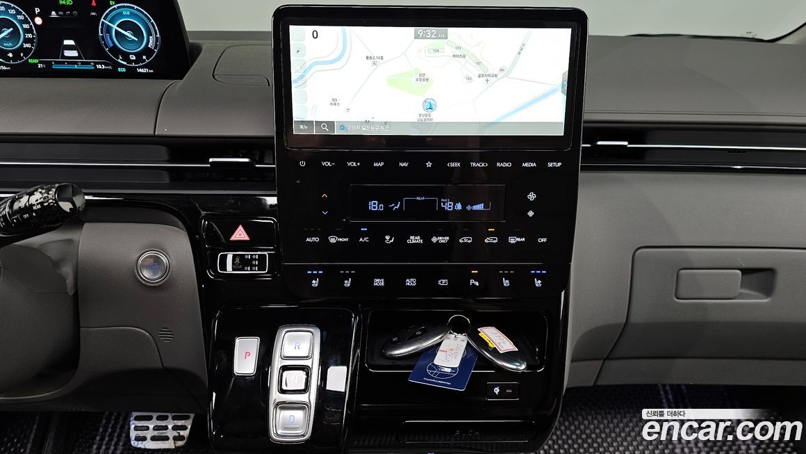 Hyundai Staria 2025