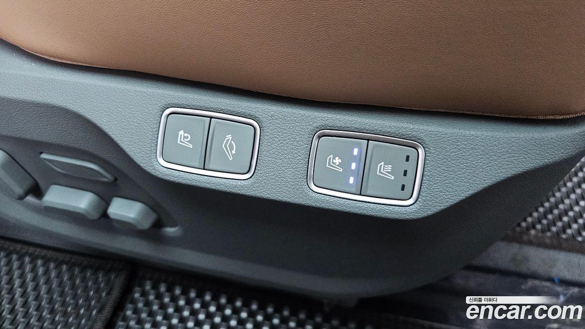 Hyundai Staria 2025